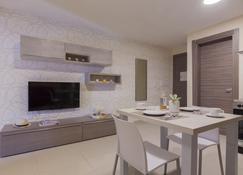 Blubay Apartments by ST Hotels - Gżira - Dining room