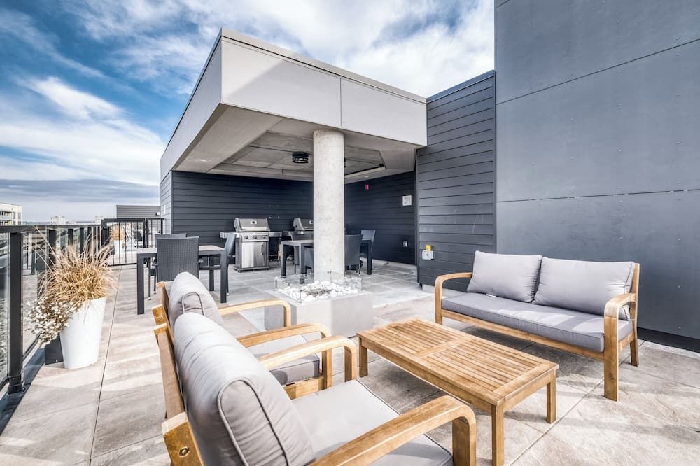 أبارتمنت لوكس ي إنكريديبل سون سيت فيو - بول - باركينج - نير أولد كويبيك - كويبيك ستي - شرفة