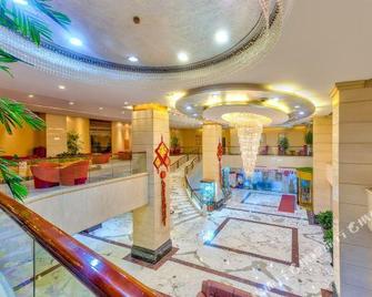 Bolt Hotel - Dalian - Lobby