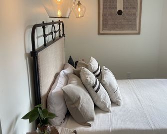 Brand New Construction Luxury Boutique Hotel Suite - Lexington - Slaapkamer
