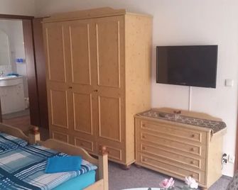 Pension am Schrotturm Bed & Breakfast - Tangermünde - Habitación