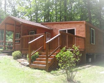 Charming Log Cabin in Sackets Harbor, NY, free internet, great location, privacy - Sackets Harbor - Edificio