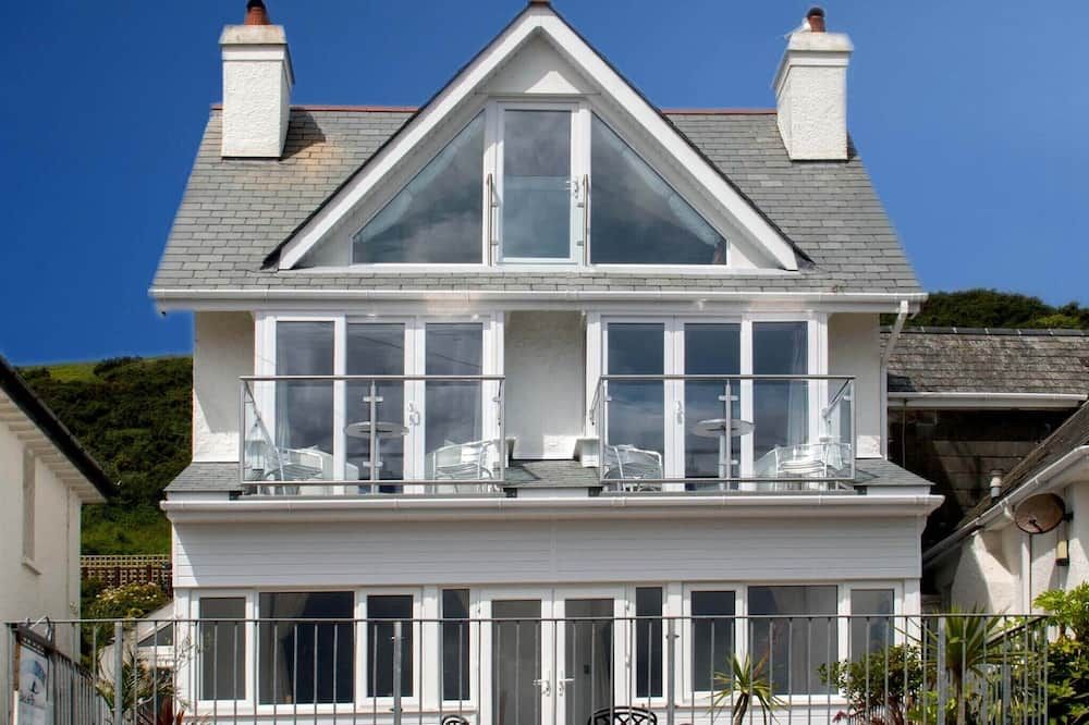 Seaview - Looe - Building