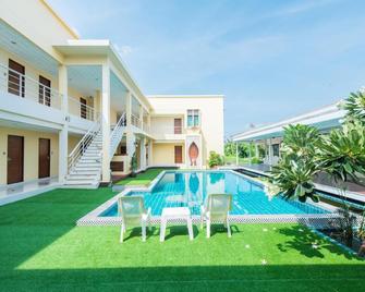Baan Talay See Cream Resort - Samut Songkhram - Pool