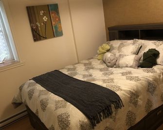 Montcalm apartment near the Plains of Abraham - كويبيك ستي - غرفة نوم