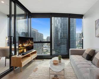 Impeccably Modern 1-Bed with Incredible City Views - Melbourne - Living room