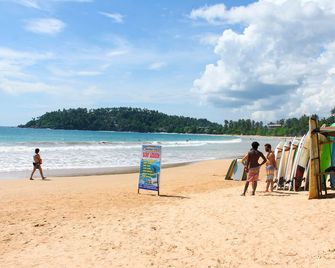 Sooriya Sewana Guest House - Mirissa - Beach