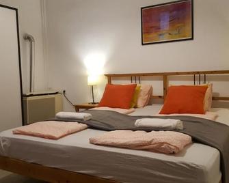 Michael Apartment - Budapest - Bedroom