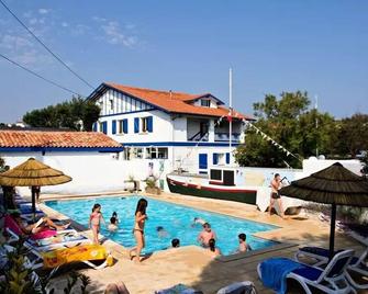 Campsite Duna Munguy - Mobile Home Basic 3 Rooms 4 People - Saint-Jean-de-Luz - Pool