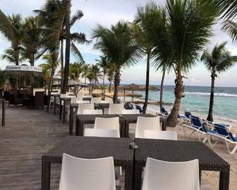 Le Studio Les Tropiques Au Village Manga - Saint-Francois - Restauracja