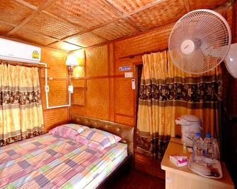 Baanpakrimklong Sukhamon Homestay & Resort - Mukdahan - Bedroom