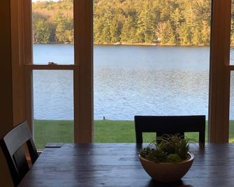 Stunning 3-bedroom house on Tingley Lake. Perfect for families! - New Milford