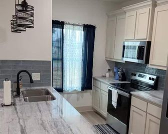 New Home! Halito House- Casinos, Concerts, And Lake Texoma - Calera - Kitchen