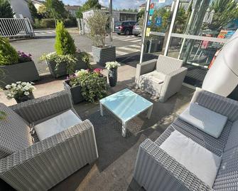 Hôtel Gardénia - Yvrac - Patio