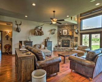 Luxury Waterfront Parachute House with Fire Pit! - Parachute