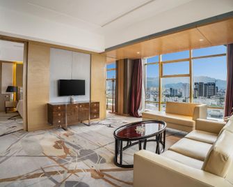 Yue Tian Xia Hotel - Honghe - Sala de estar