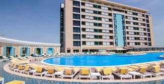 Phoenicia Luxury Hotel - Mamaia - Alberca