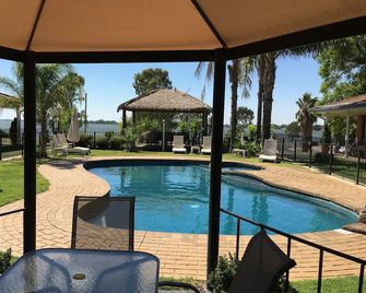 Capricorn Motor Inn - Mulwala - Pool