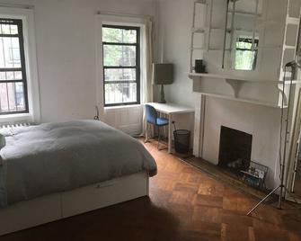 Huge One Bedroom Apt In Fort Greene - New York - Bedroom