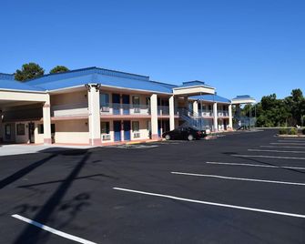 Royal Inn & Suites - Douglasville - Bygning
