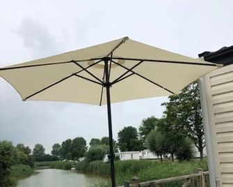 Vakantiepark Zeebad - 932 - Breskens - Patio