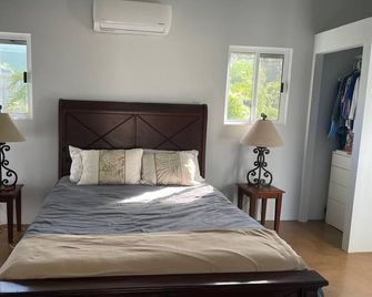 Bay Front Eco-Cottage/2 units/Corozal with WiFi, AC - Corozal - Habitación
