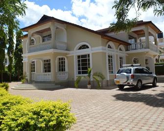 Kilimanjaro Resort - Marangu - Building