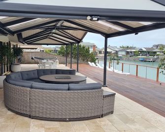 Seas The Day - Lakefront Getaway By The Beach - Encounter Bay - Patio