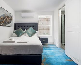 Plush Hotel Downtown Toronto - Toronto