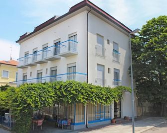 Hotel Montefiore - Riccione - Budova