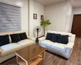 Earls Villa - Pili - Sala de estar