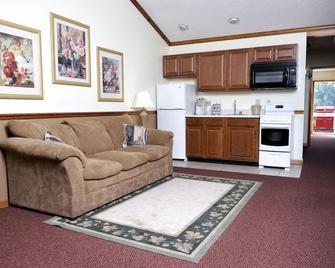 Four Seasons Motel - Mount Vernon - Living room