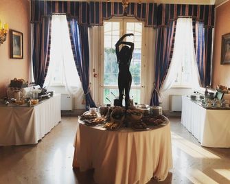 Hotel Duchessa Isabella Collection by Gsa Hotels - Ferrara - Buffet