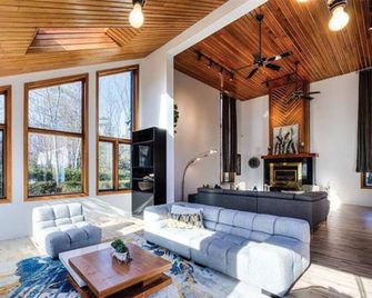 Dream Vacation Home in Saint-Jerome - Saint-Jérôme - Huiskamer