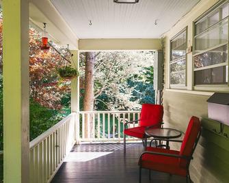 Private Downtown Sunny Retreat w/ Spacious Balcony - Lewisburg - Balcony