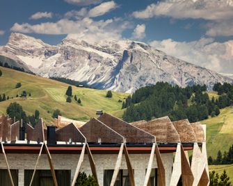 Como Alpina Dolomites - Kastelruth - Edifício