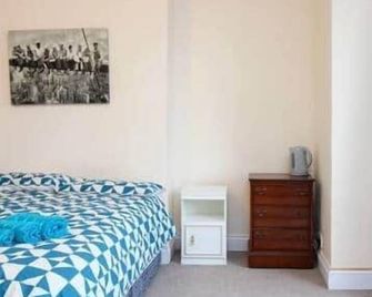 Darwin road guest house room 2 - Southampton