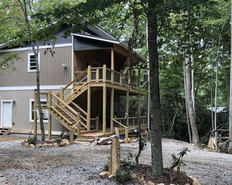 Beech Creek Cabin, lower unit, Black Mountain - Black Mountain - Building