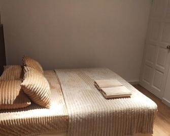 roomstay tepi shell kerteh - Kerteh - Bedroom