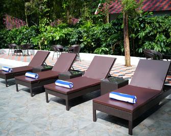 Coorg Orange Blossom Resort and Spa - Suntikoppa - Patio
