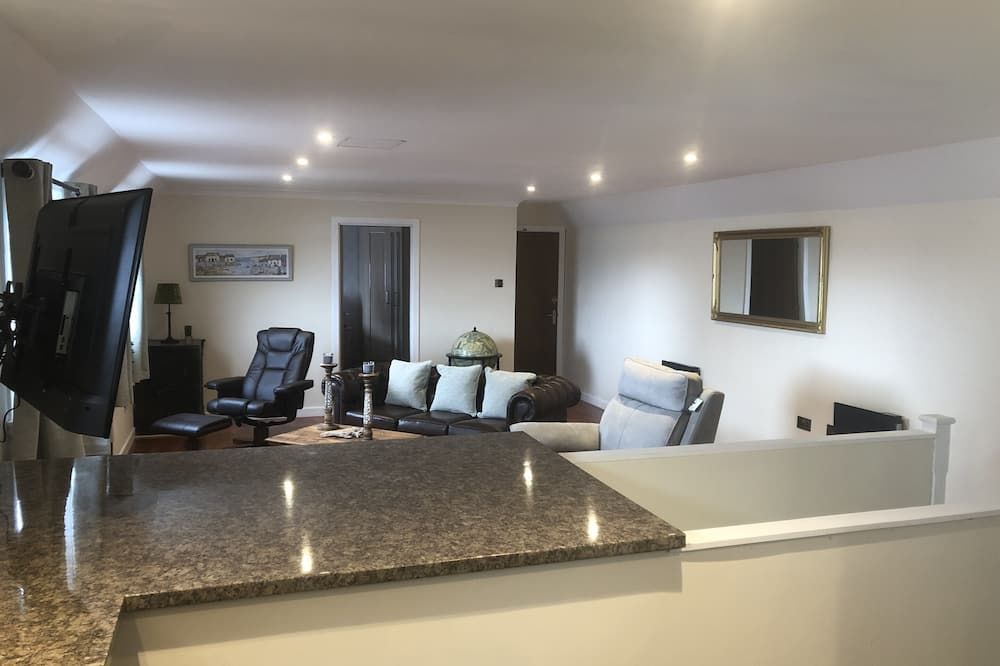 The Millcroft Hotel - Gairloch - Huiskamer