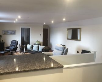 The Millcroft Hotel - Gairloch - Huiskamer
