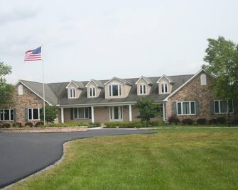 Quiet Country Setting - Gettysburg - Building
