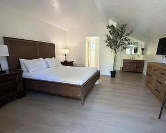 Single Queen Cottage - 卡梅爾