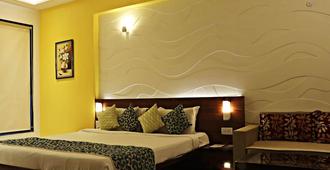 The Temple View Hotel - Shirdi - Bedroom