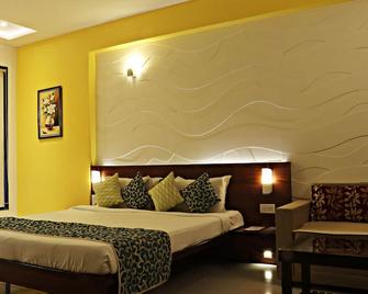 The Temple View Hotel - Shirdi - Bedroom