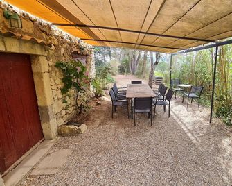 Unique view of Caesar's camp & vineyards - 2 Mazets on a hill - - Saint-Nazaire - Патіо