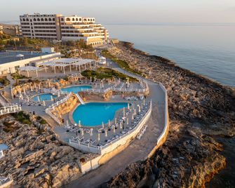 Radisson Blu Resort, Malta St Julian's - St. Julian's - Piscina