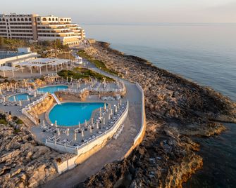Radisson Blu Resort, Malta St Julian's - סנט ג'וליאנס - בריכה