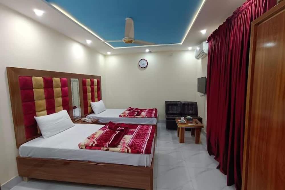 Hotel new royal palace thumbnail 2
